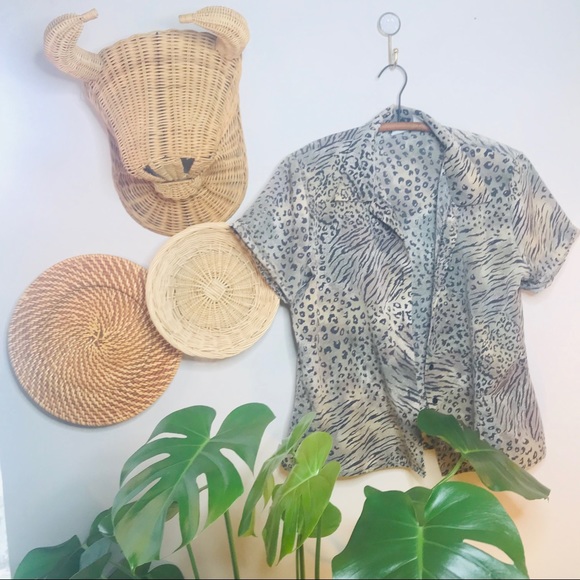 vtg vsco 90s leopard print Button Up Popover - Picture 4 of 6